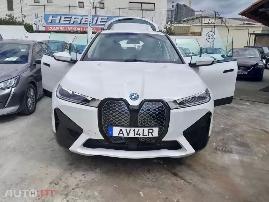 BMW iX xDrive 40 Pack Desportivo