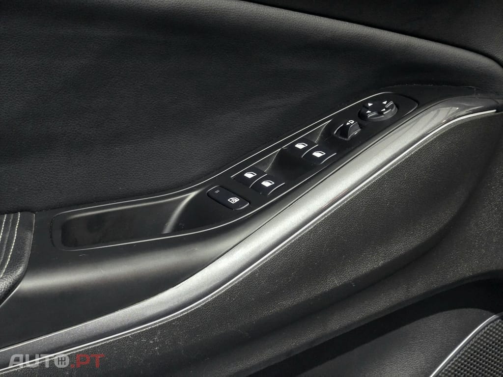 Opel Grandland (X) 1.6 T PHEV Design & Tech