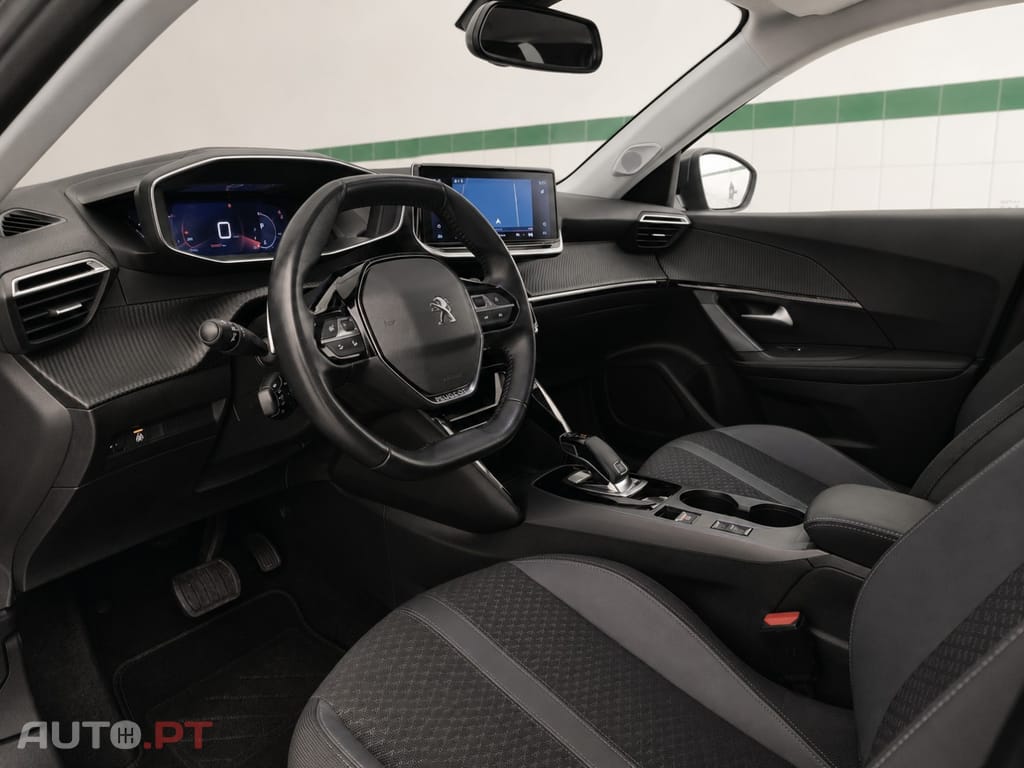 Peugeot 2008 1.2 PureTech Allure EAT8