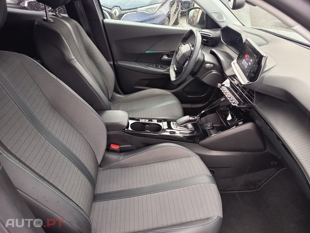 Peugeot E-2008 50 kWh Allure
