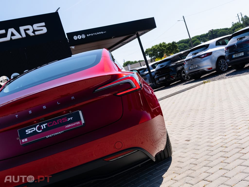 Tesla Model 3 Tração Traseira