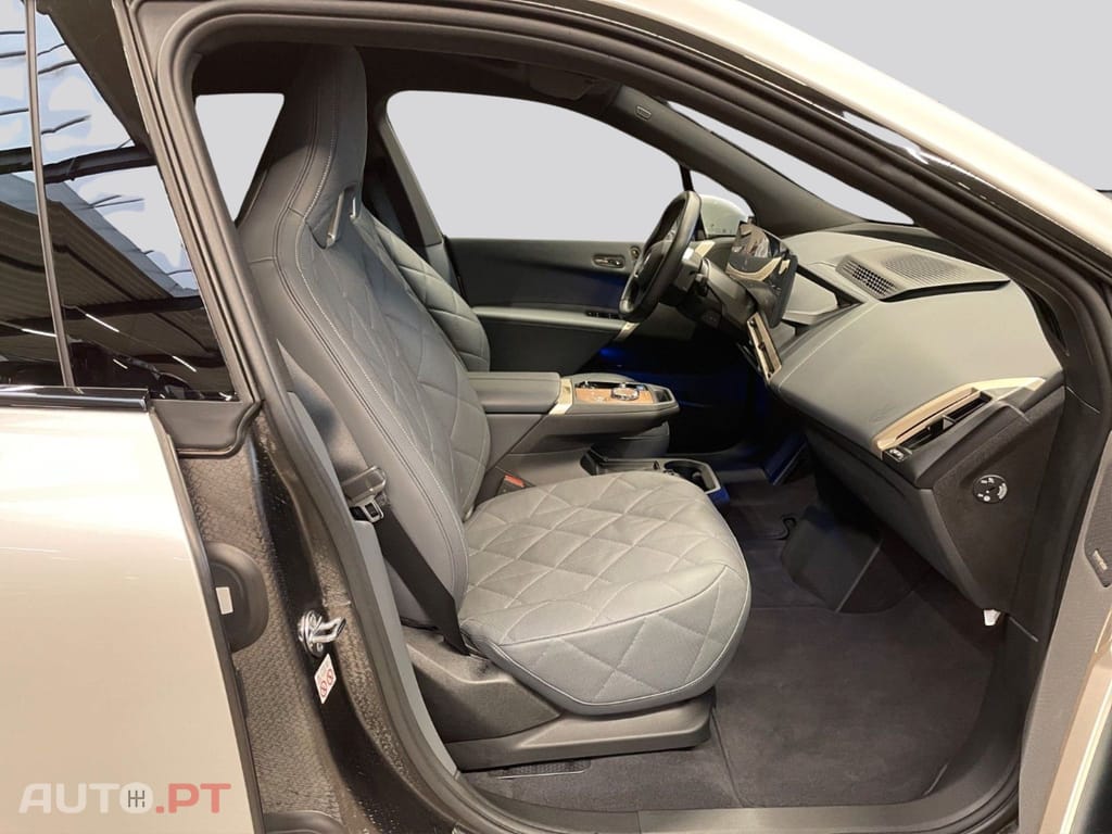 BMW iX I.V.A DEDUTIVEL 50 xDrive Sport 
