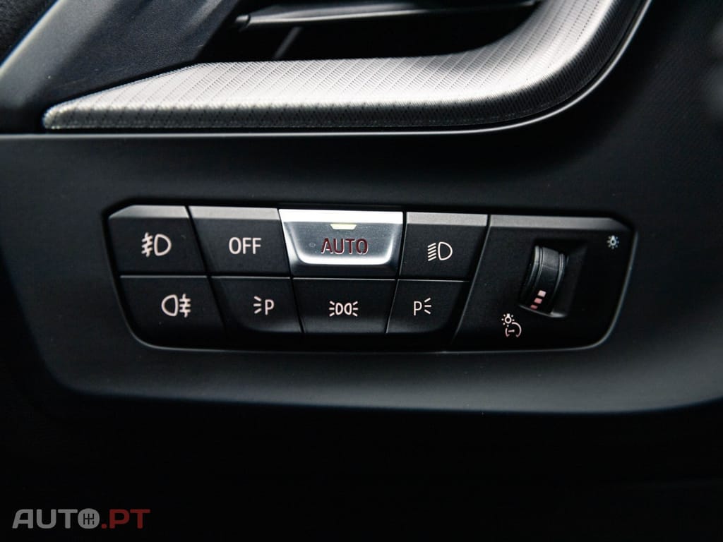 BMW 218 i Pack Desportivo M