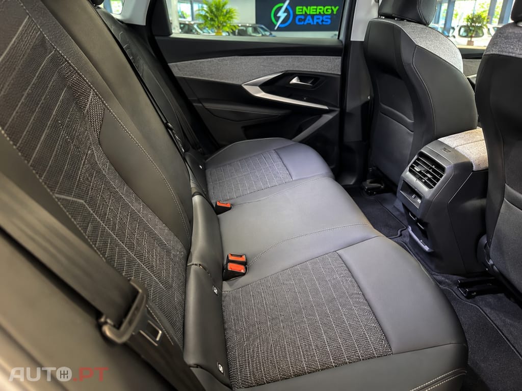 Peugeot E-3008 73 kWh Allure