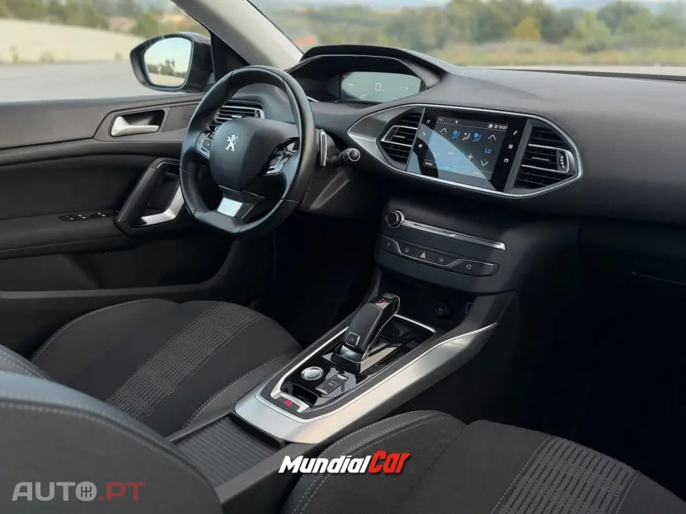 Peugeot 308 1.2 PureTech Allure EAT8