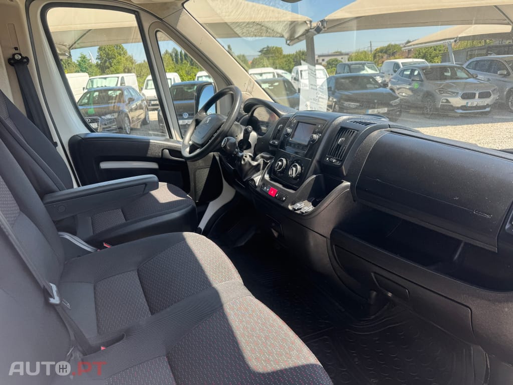 Peugeot Boxer 2.2 BlueHDi 330 L2H2 Premium