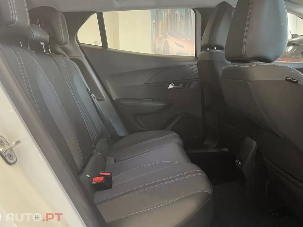 Peugeot 2008 1.2 PureTech Allure EAT8
