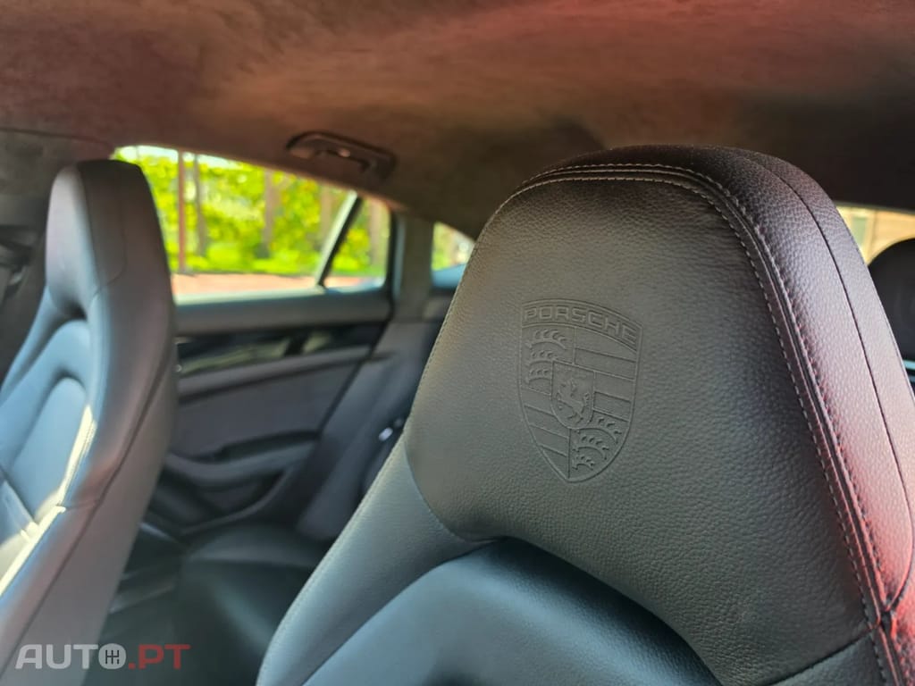 Porsche Panamera 4 E-Hybrid