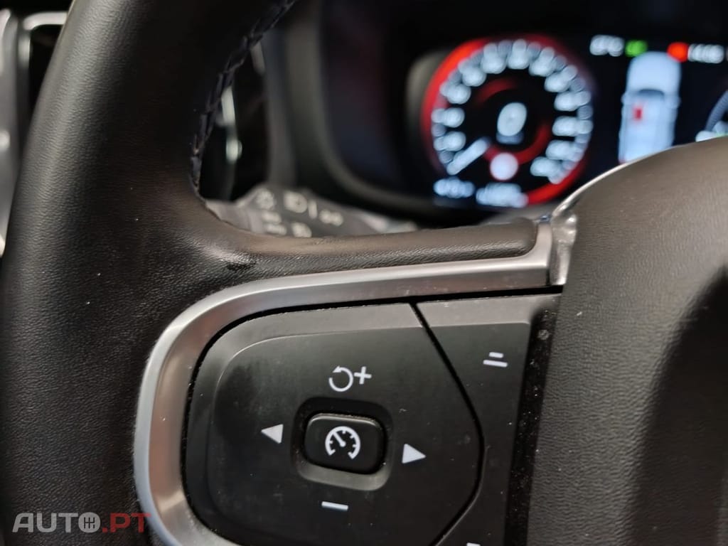 Volvo V60 2.0 T6 AWD TE Inscription Expression Plug-in 350cv — fotografia 22