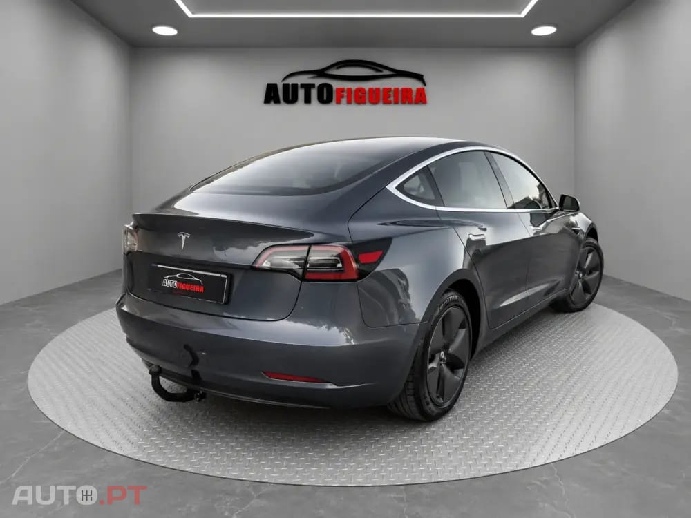 Tesla Model 3 Tração Traseira
