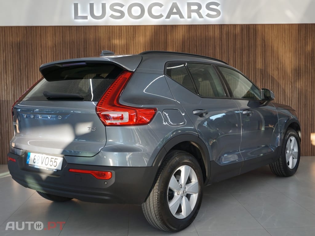 Volvo XC40 1.5 T3 Momentum Tech Edition
