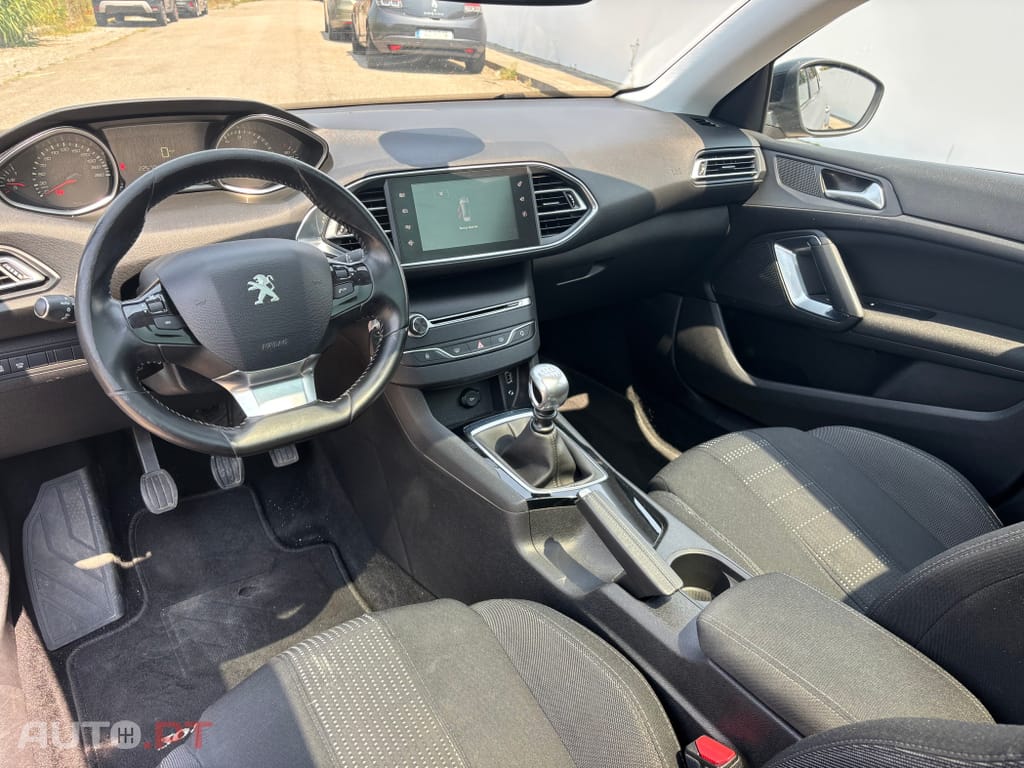 Peugeot 308 1.6 BlueHDi Allure J17