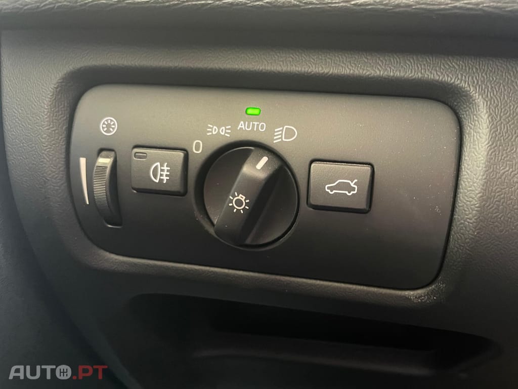 Volvo V40 2.0 D2 Momentum Eco