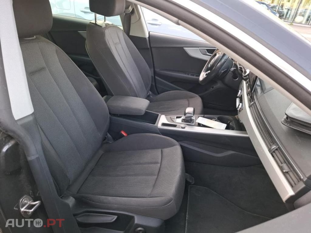 Audi A5 35 TFSI S TRONIC LINE