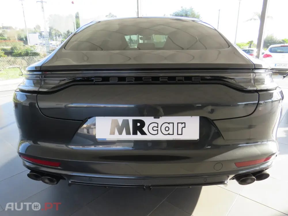 Porsche Panamera 4 E-Hybrid