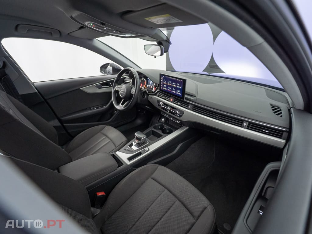Audi A4 Avant 30 TDI S tronic