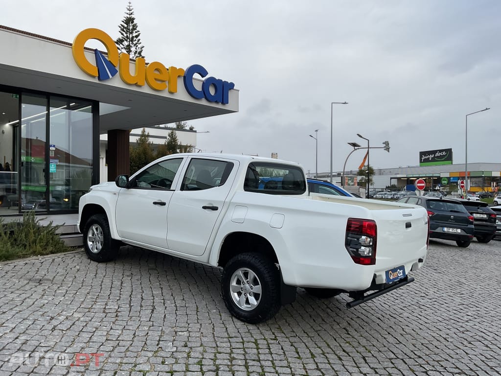 Mitsubishi L200 2.3 DI-D CD Invite Strakar Look 4WD