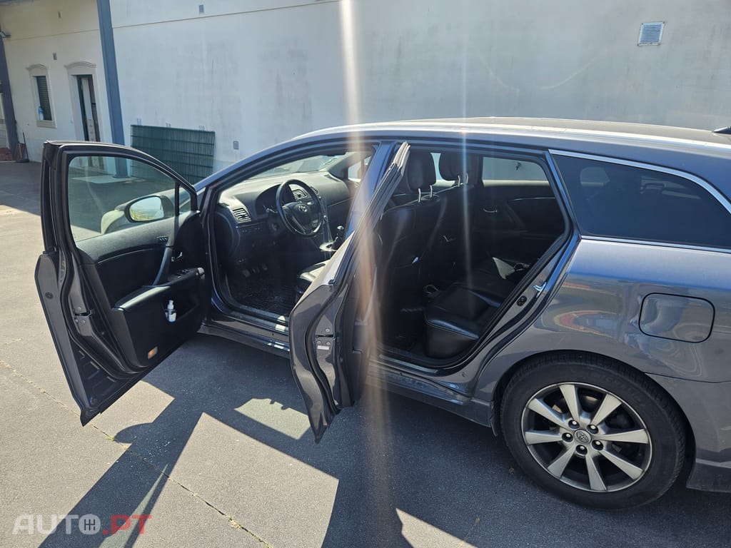 Toyota Avensis T27