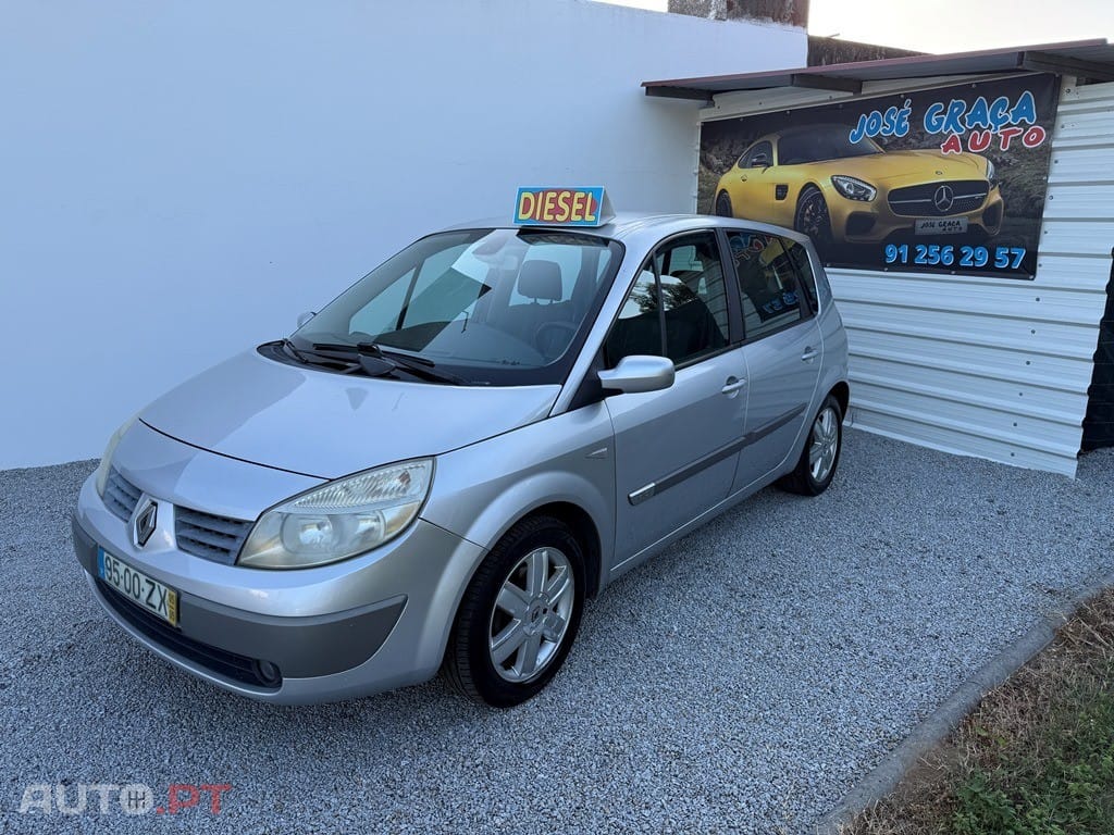 Renault Scénic 1.5 dCi Confort — fotografia 2