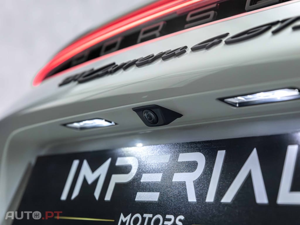 Porsche 911 Carrera 4 GTS Cabriolet