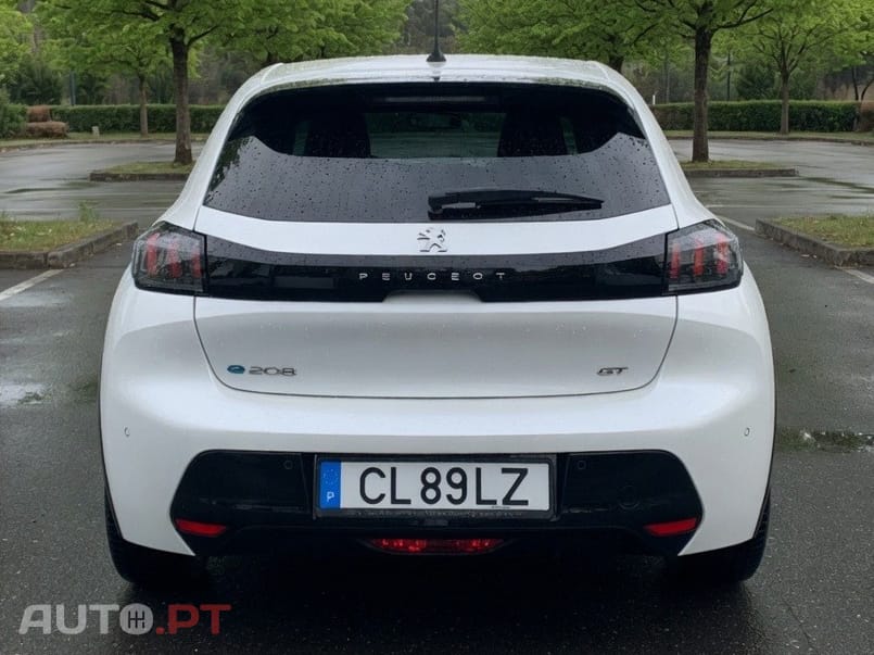 Peugeot E-208 GT