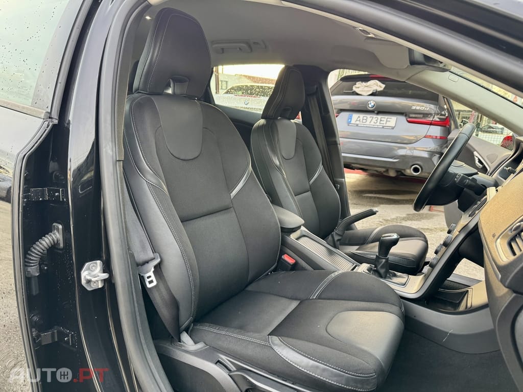 Volvo V40 2.0 D3 Momentum