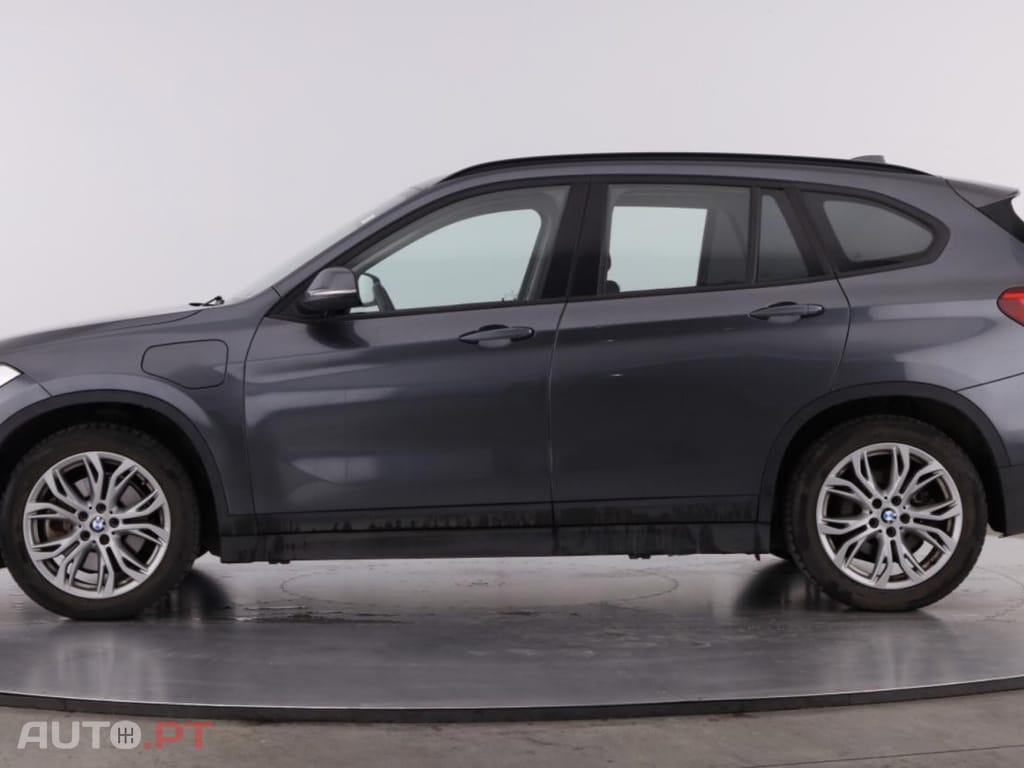BMW X1 25 e xDrive — fotografia 7
