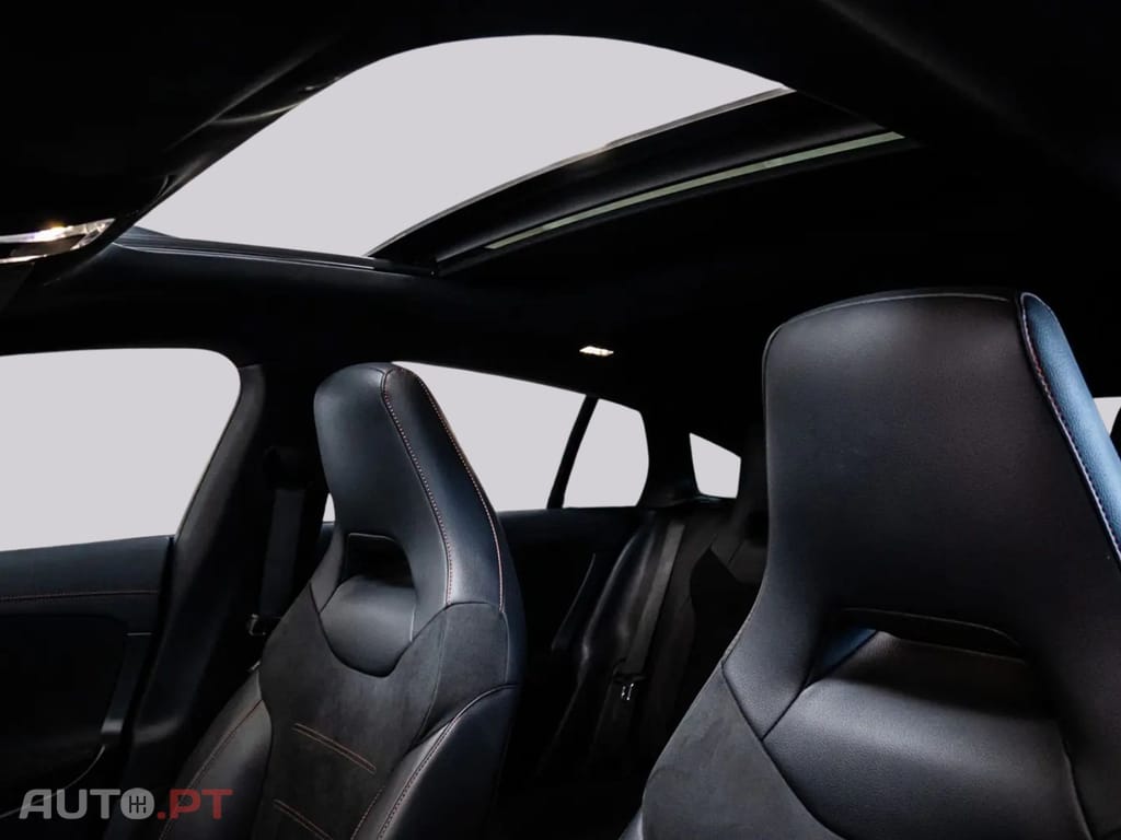 Mercedes-Benz CLA 250 I.V.A DEDUTÍVEL e AMG