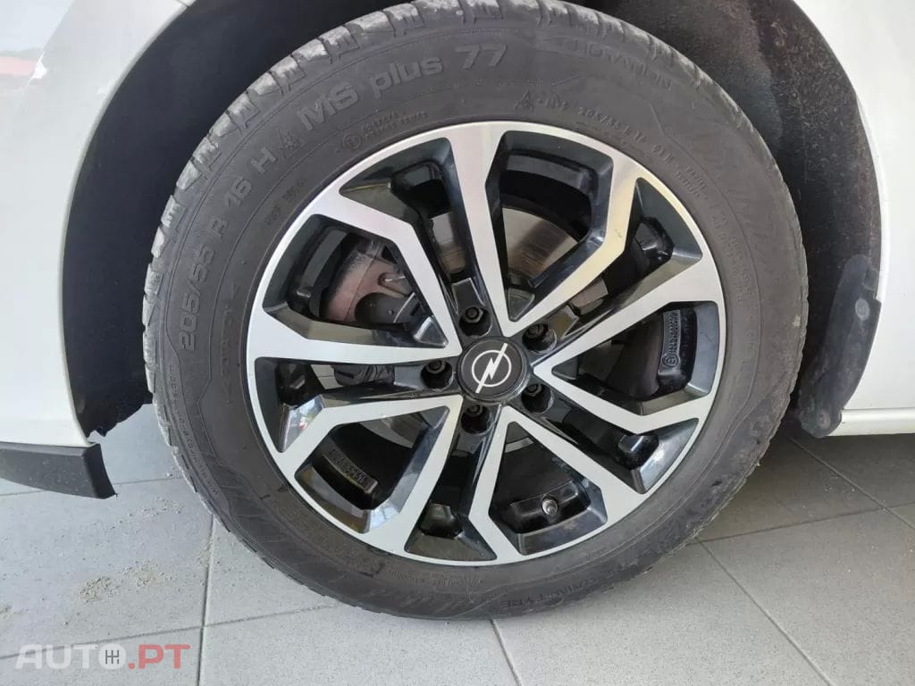 Opel Astra Sports Tourer 1.2 Turbo Business Edition