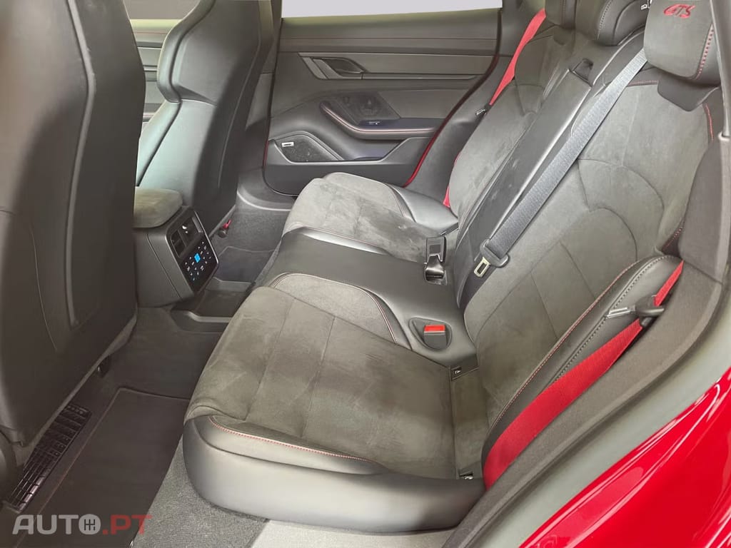 Porsche Taycan GTS I.V.A DEDUTIVEL