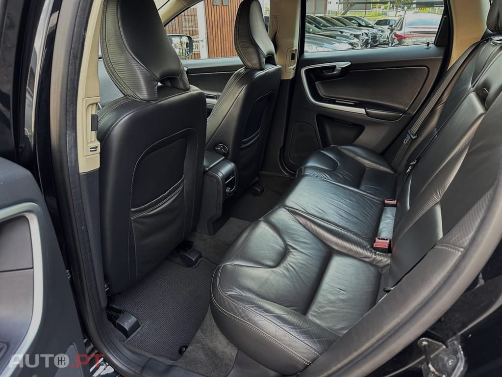 Volvo XC60 2.0 D3 Drive R-Design