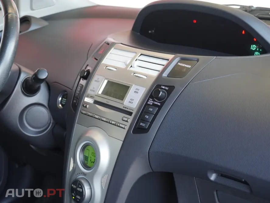 Toyota Yaris 1.0 VVT-i Sol High Pack MMT