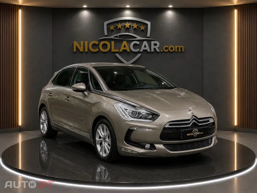 Citroen DS5 2.0 HDi Hy4 So Chic CMP6 102g