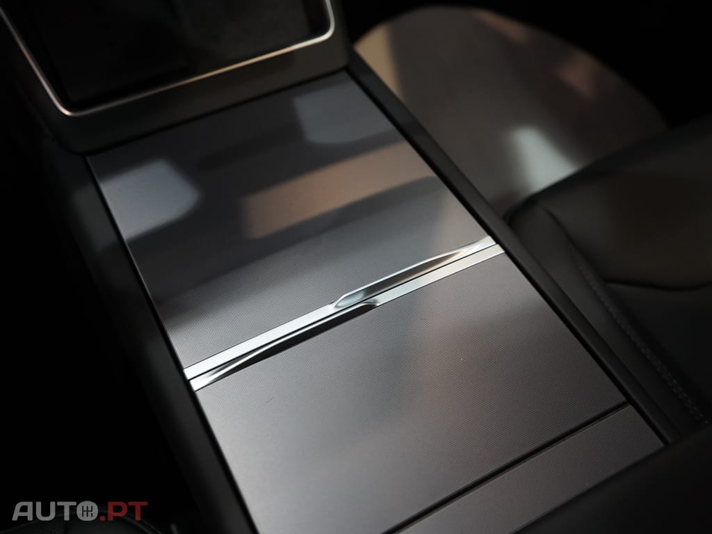 Tesla Model Y Long Range Tração Traseira