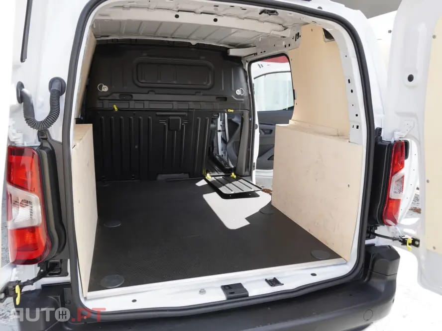 Citroen Berlingo M 130 EAT8 MAX