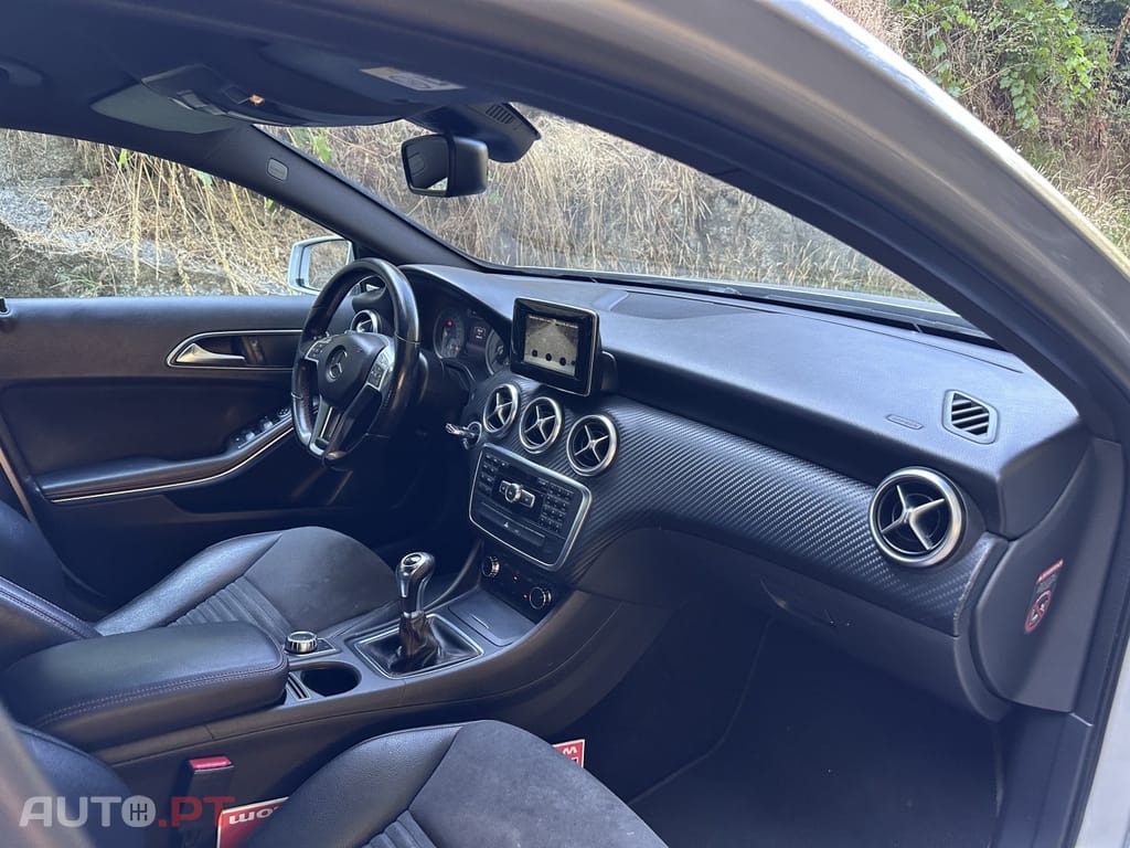 Mercedes-Benz A 180 d AMG Line