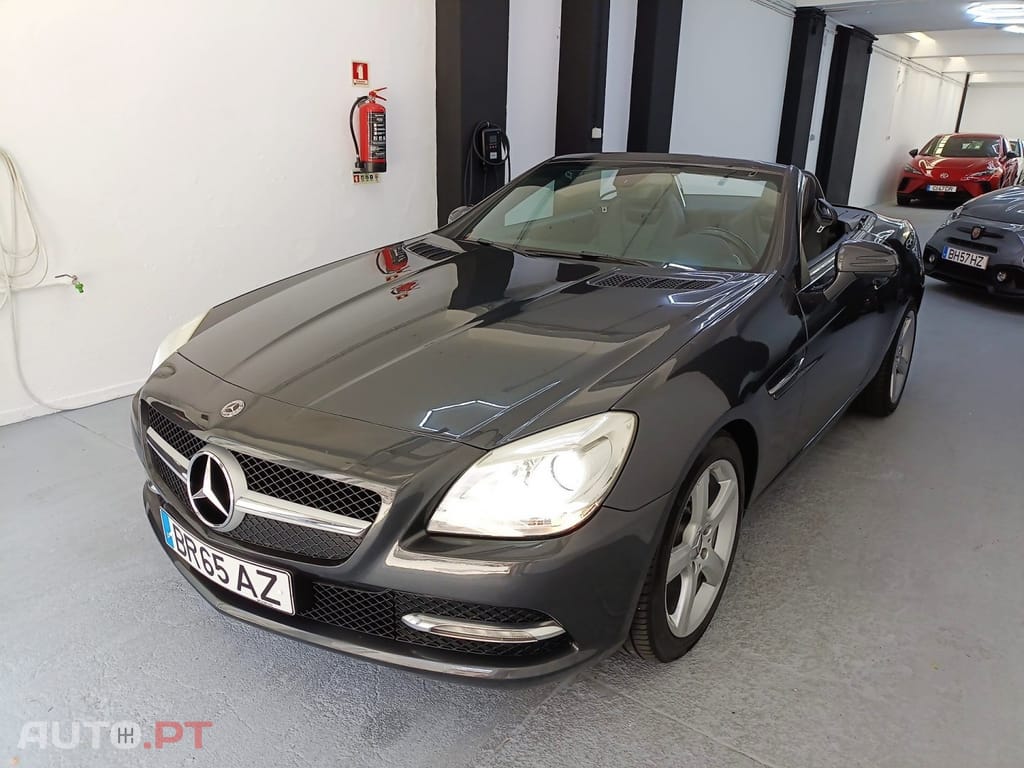 Mercedes-Benz SLK 200 (BlueEFFICIENCY) 7G-TRONIC