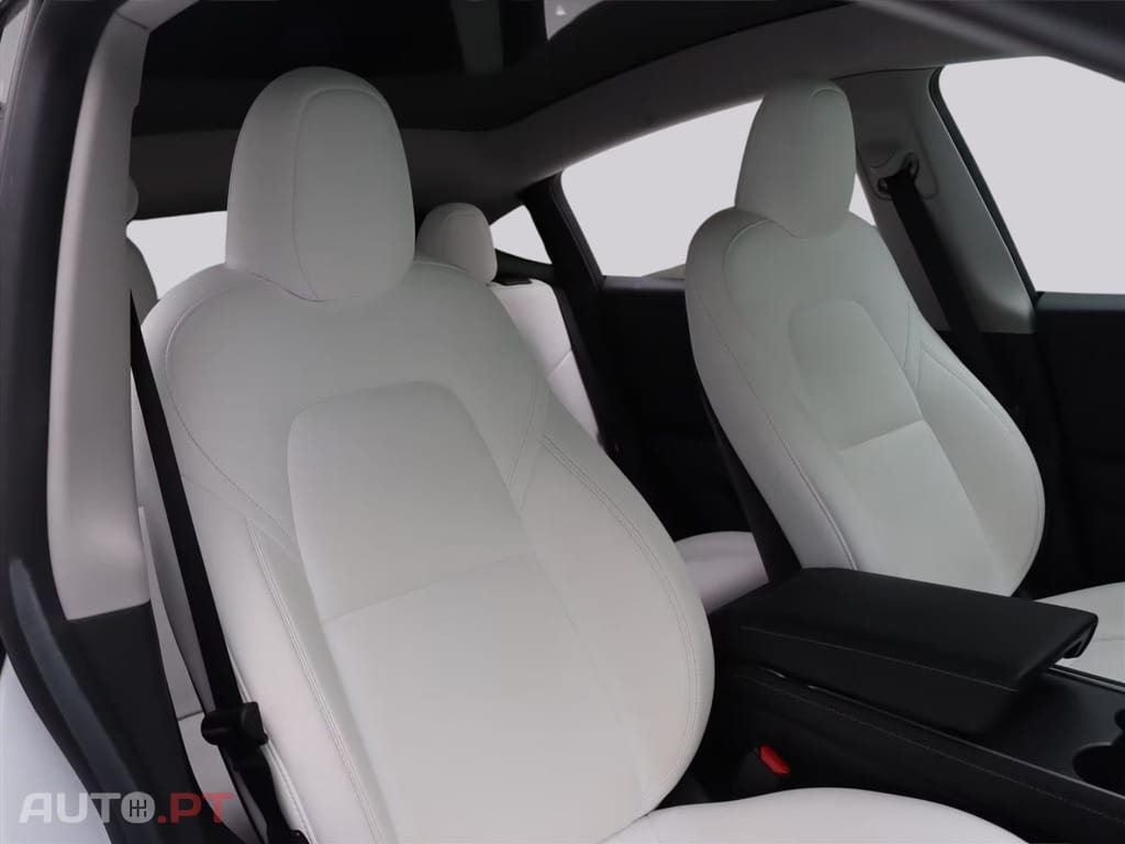 Tesla Model Y Standard RWD I.V.A DEDUTIVEL
