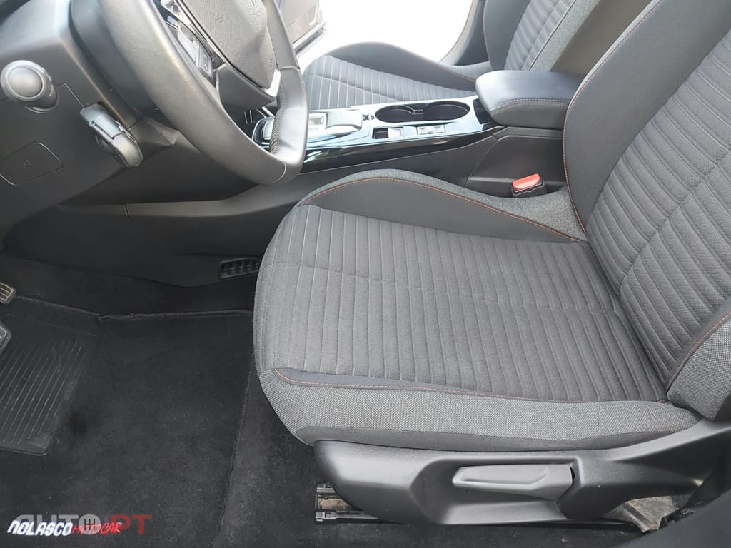 Peugeot E-2008 50 kWh Active Pack