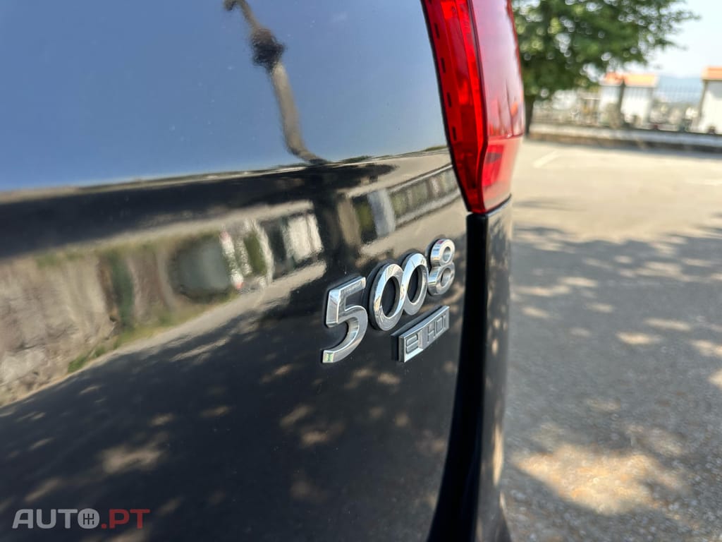 Peugeot 5008 1.6 e-HDi 7L Allure 2-Tronic 113g
