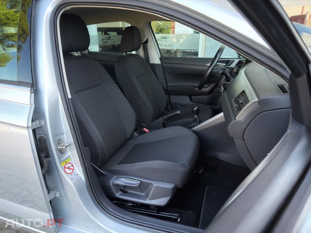 Volkswagen Polo 1.0 Confortline