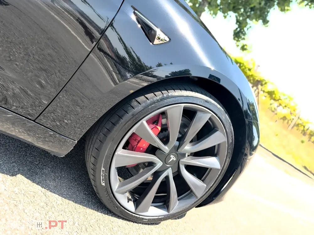 Tesla Model 3 Long Range AWD Dual Motor Performance