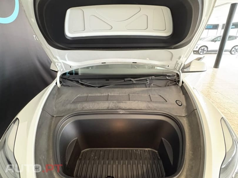 Tesla Model 3 Tração Traseira