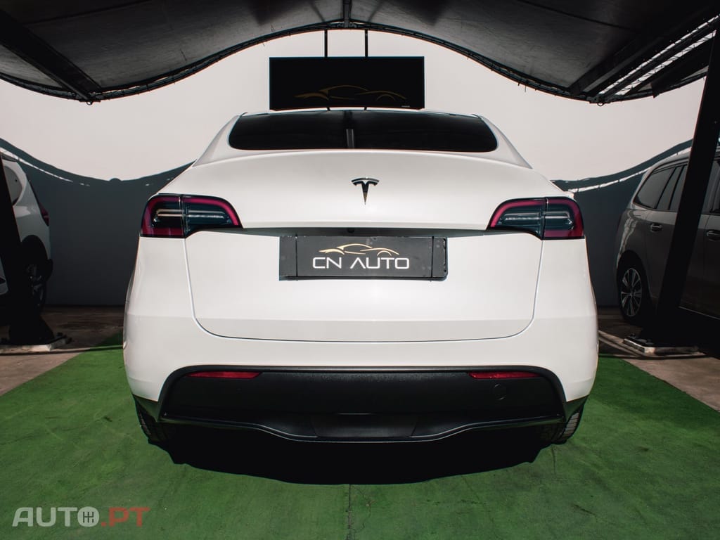 Tesla Model Y Long Range Dual Motor AWD