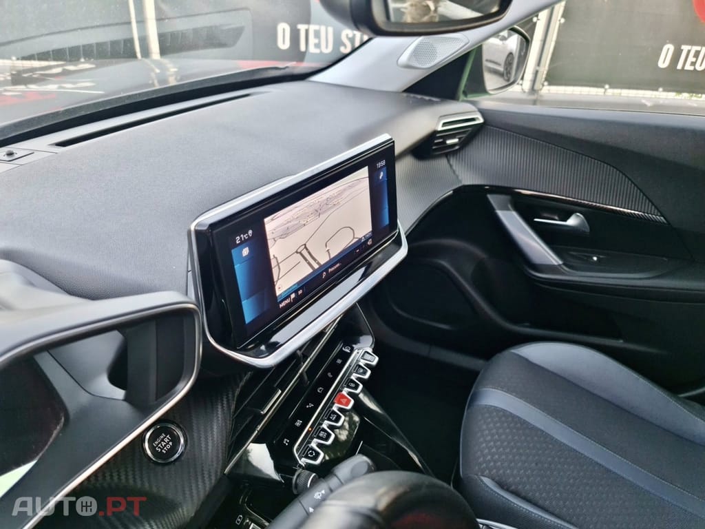 Peugeot 2008 1.2 PureTech Allure EAT8