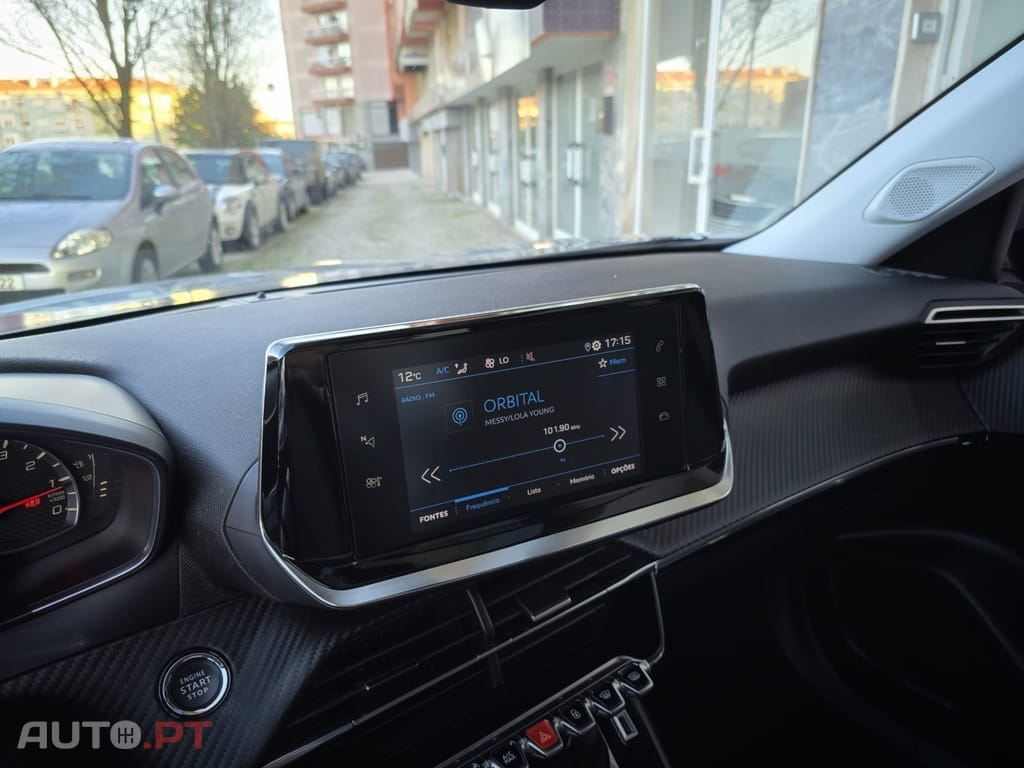 Peugeot 2008 1.5 BlueHDi Allure Pack
