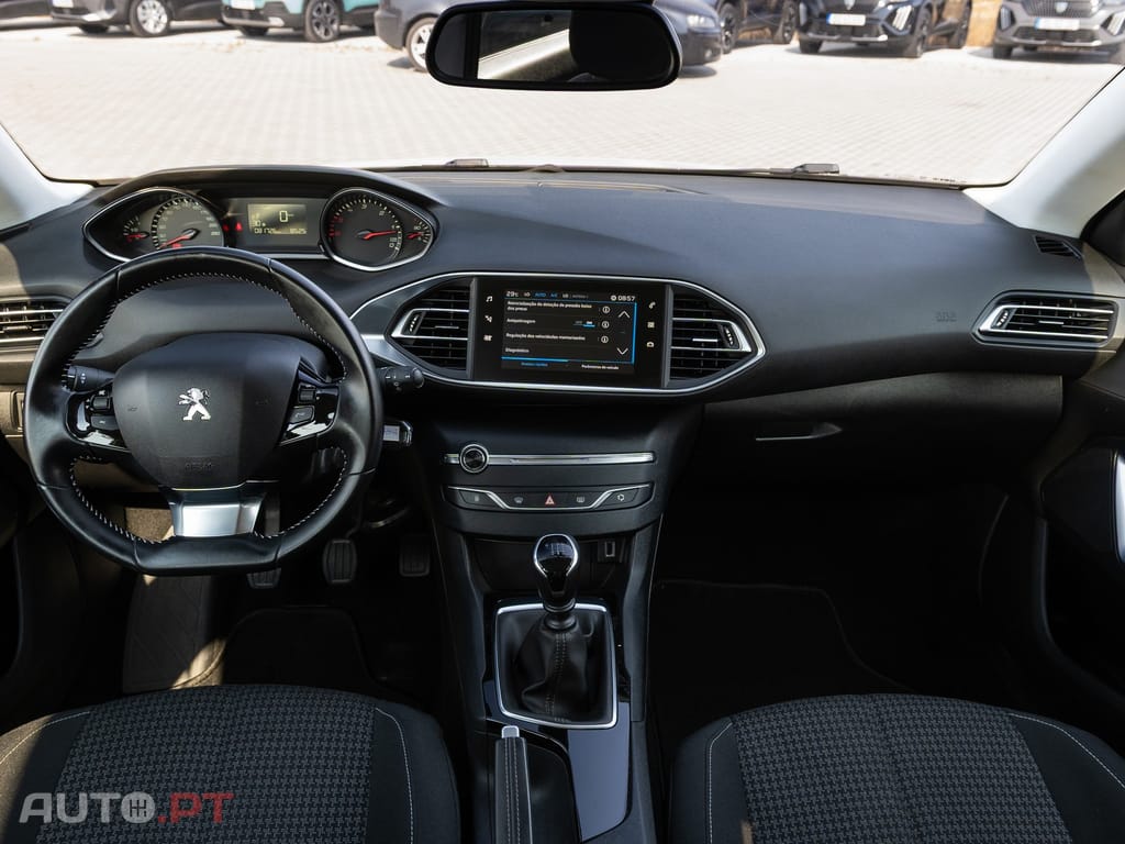 Peugeot 308 1.5 BlueHDi Business Line