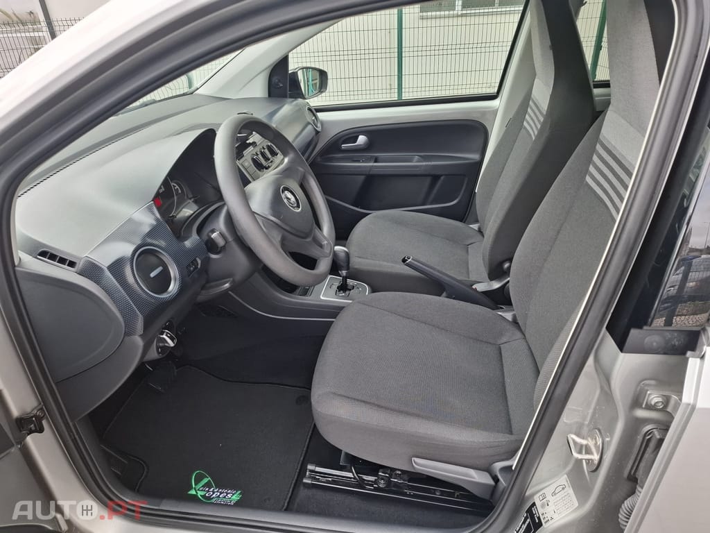 Volkswagen Up! 1.0 Move Caixa Automática