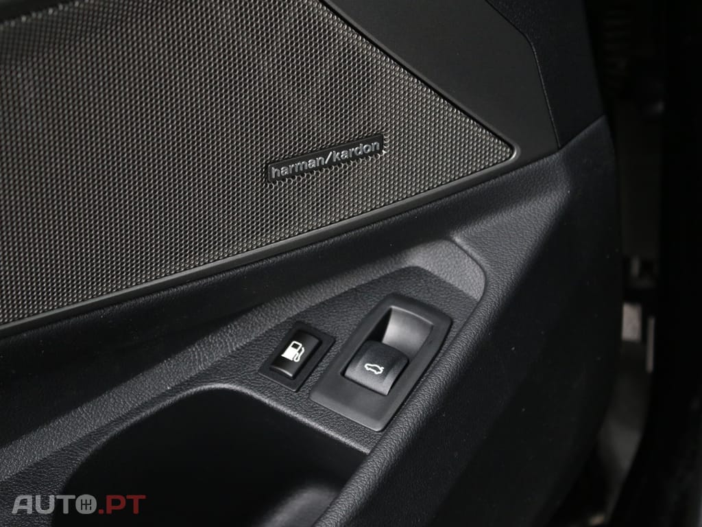 BMW 330 e Touring Pack Desportivo M Auto