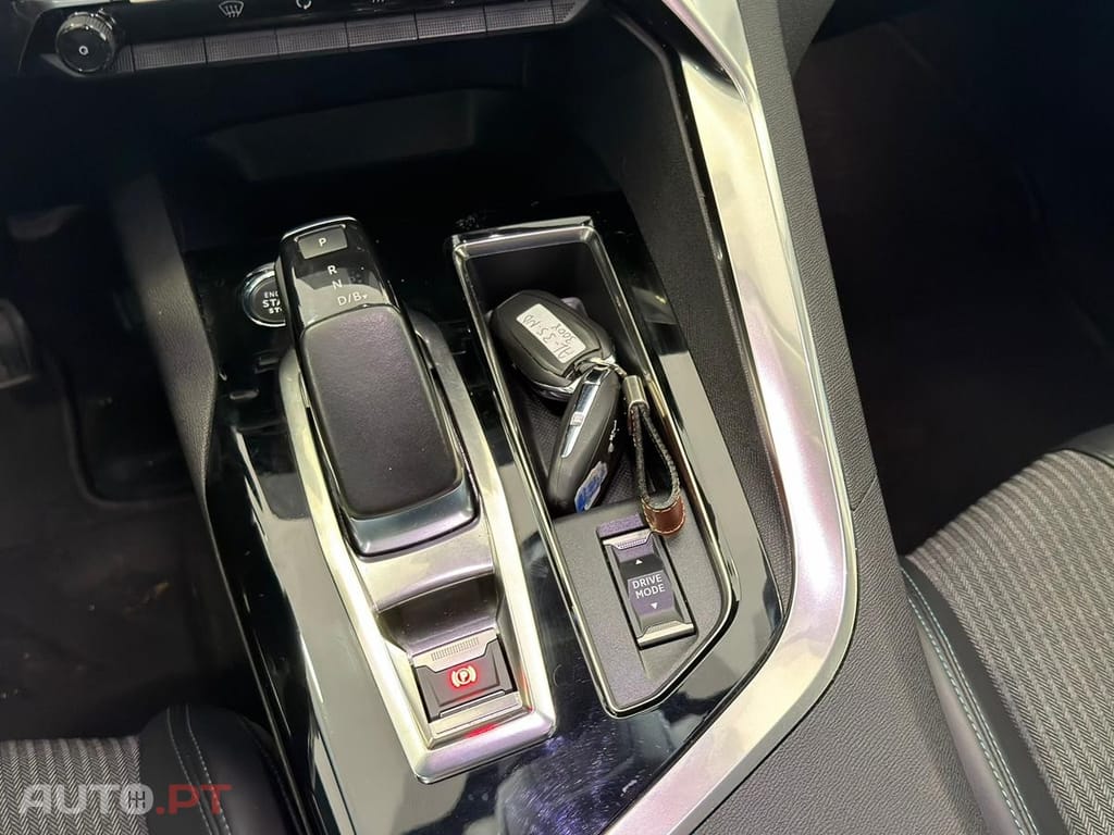 Peugeot 3008 1.6 Hybrid Allure Pack e-EAT8